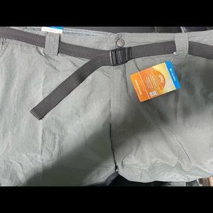 Mens Columbia brand hiking pants. Never worn.44x34